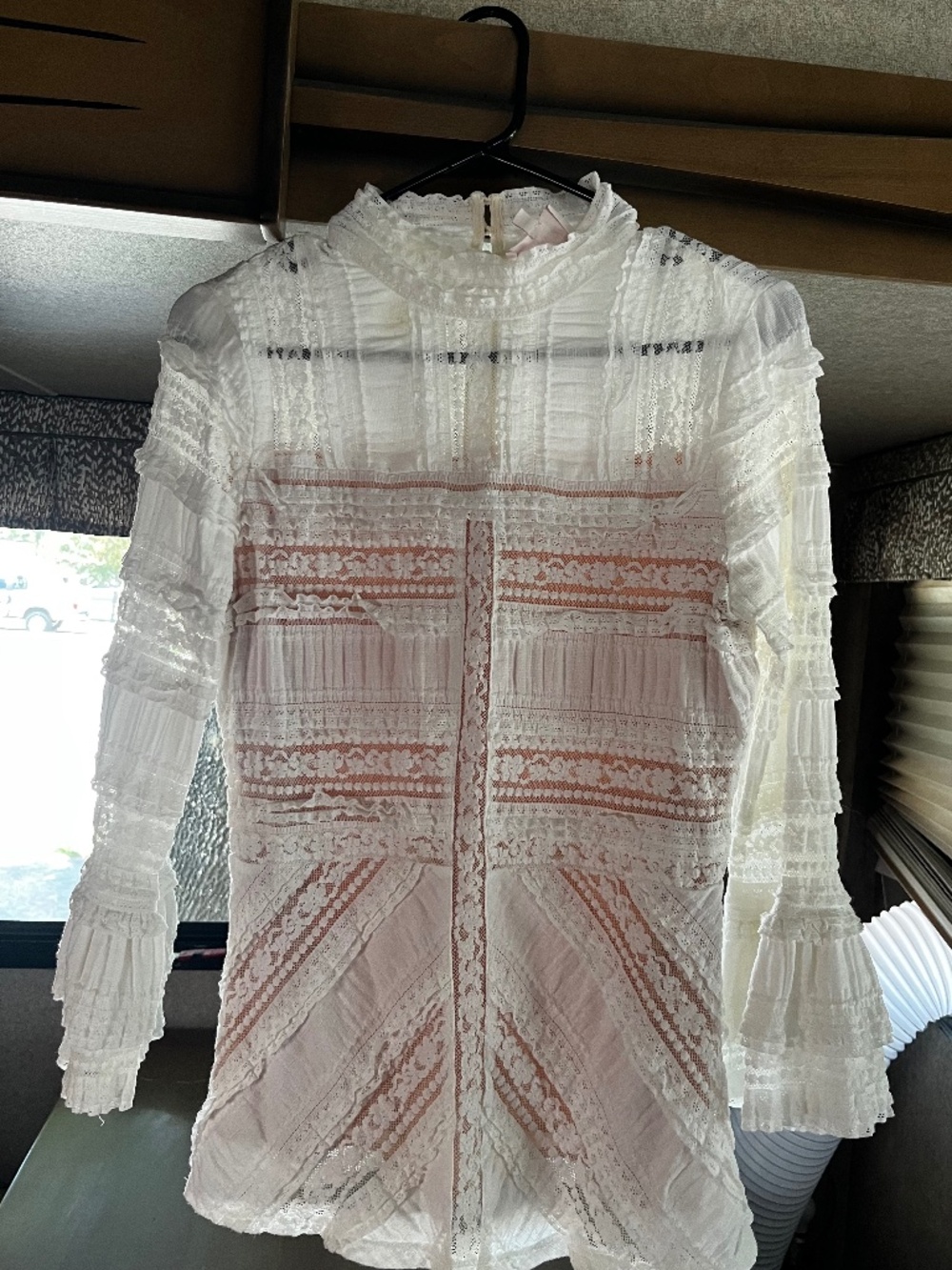 Cinq à Sept Antonia Turtleneck Lace Top Medium M White Ivory